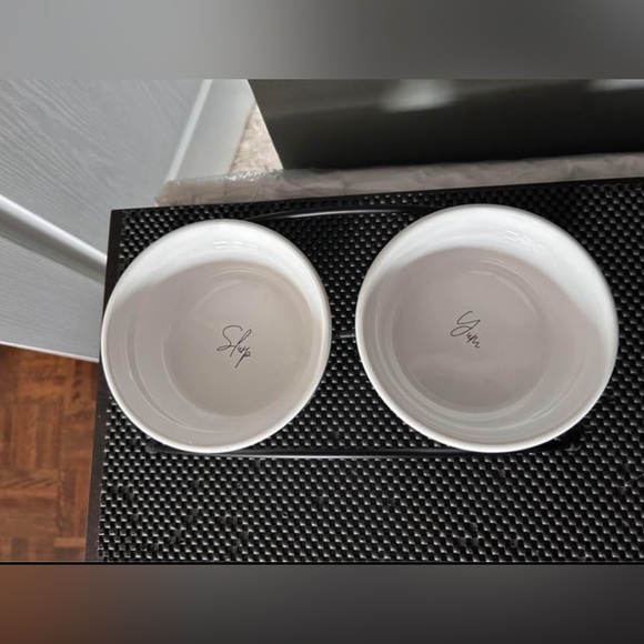 Pet Bowls On Rod Iron Stand - Picture 2 of 4